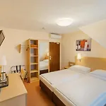 Atomis Hotel 3*