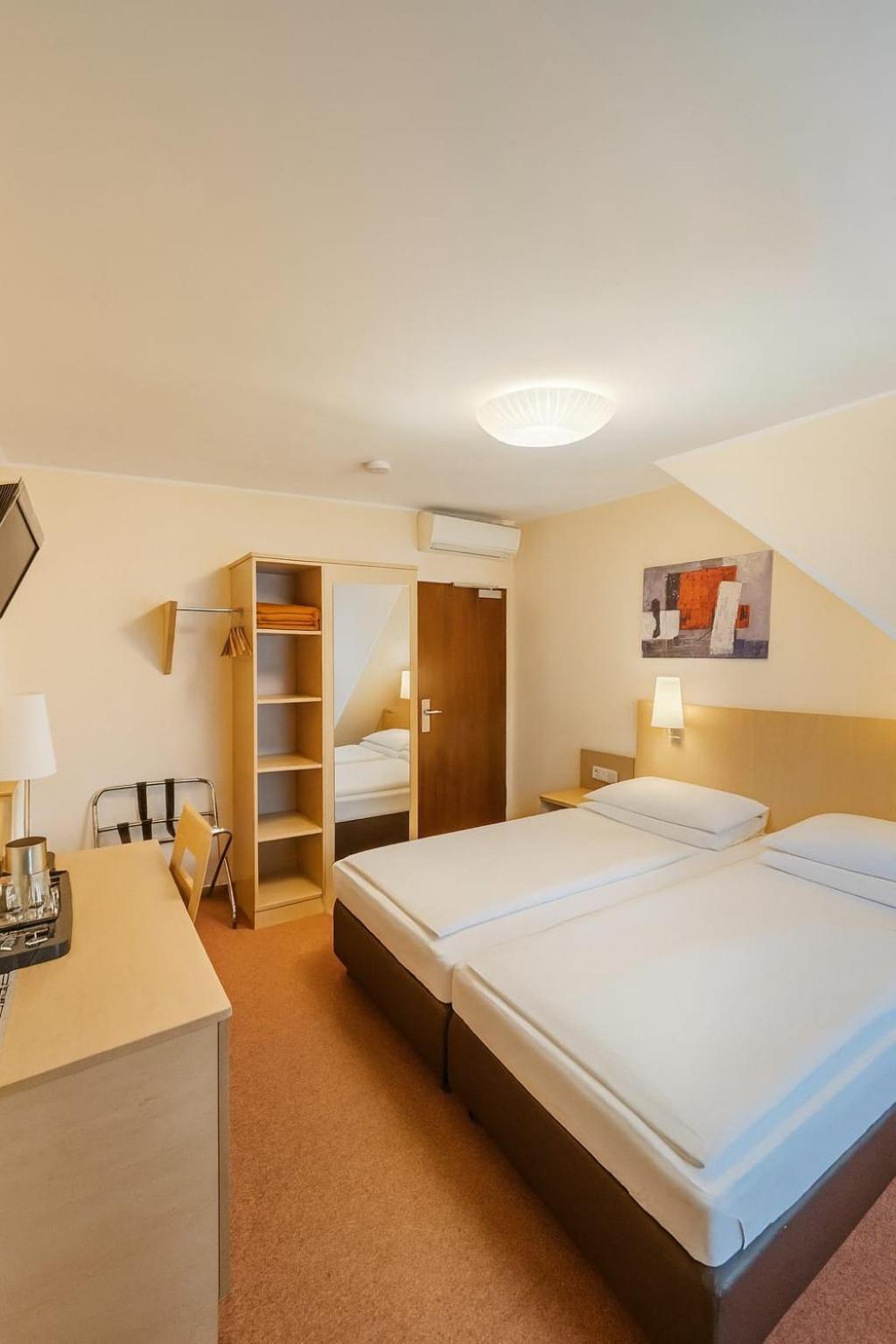Petersburg Superior Hotel 3*