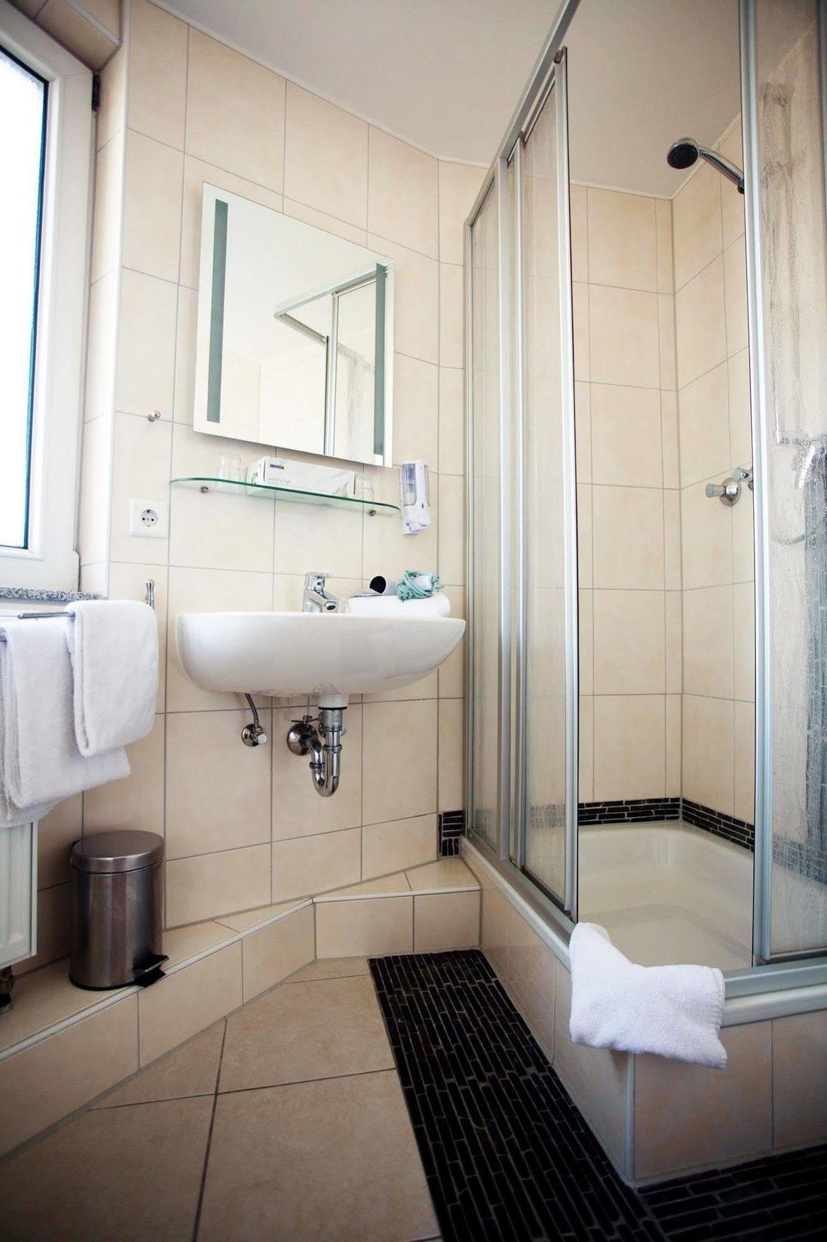 Atomis Hotel Dusseldorf