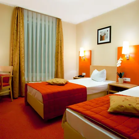 Atomis Hotel 3*