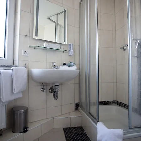 Atomis Hotel 3*