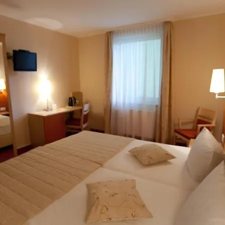 Atomis Hotel